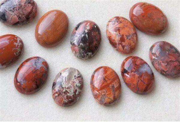 Брекчелж яшма:характеристики камня, особенности и влияние на жизнь человека