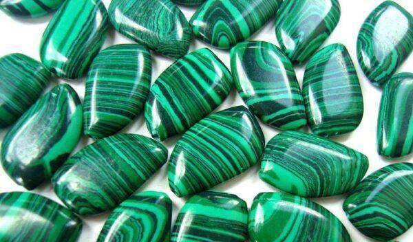 Зеленые камни: значения, свойства и особенности